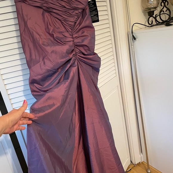 Dress - Picture 6 of 6